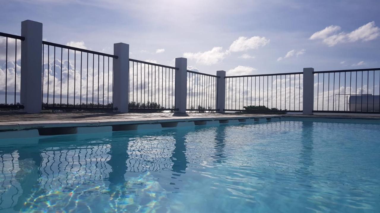 Modernes Apartment & Pool Mit Mega Aussicht Flic en Flac Exterior photo